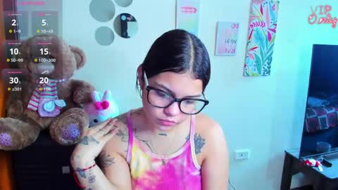 Snapshot of emma_boo_ chatting on 22, 5, 2026 emma_boo_ online show from 22, 5, 2026