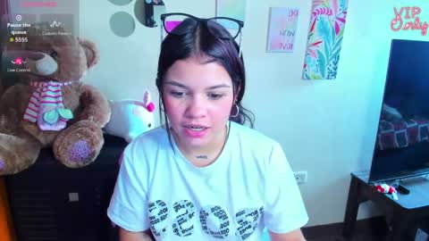Snapshot of emma_boo_ chatting on 25, 5, 2026 emma_boo_ online show from 25, 5, 2026