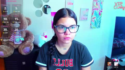 Snapshot of emma_boo_ chatting on 28, 5, 2026 emma_boo_ online show from 28, 5, 2026
