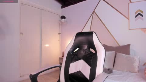 pau online show from 25, 12, 2024