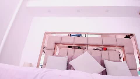 Snapshot of emma_castilloo chatting on 8, 4, 2026 Emma Castillo online show from 8, 4, 2026