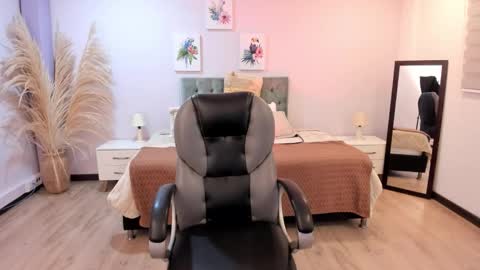 Emma online show from 26, 11, 2025