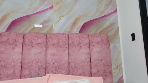 Snapshot of emma_curvy1 chatting on 21, 4, 2026 Emma online show from 21, 4, 2026