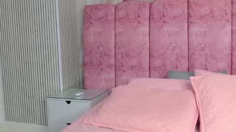 Snapshot of emma_curvy1 chatting on 26, 4, 2026 Emma online show from 26, 4, 2026