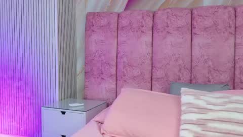 Snapshot of emma_curvy1 chatting on 29, 4, 2026 Emma online show from 29, 4, 2026
