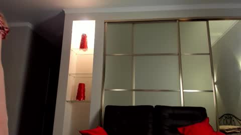 Snapshot of emma_flin chatting on 17, 10, 2025 Emma online show from 17, 10, 2025