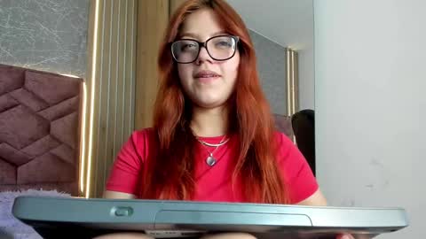 Snapshot of emma_ford1 chatting on 2, 2, 2025 Emma  online show from 2, 2, 2025