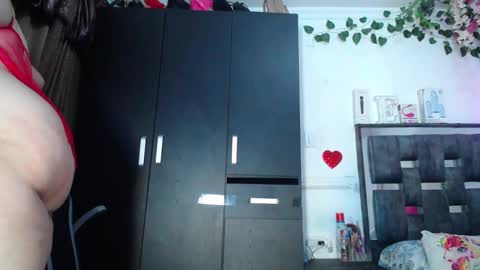 Snapshot of emma_hoot1 chatting on 28, 1, 2025 emma online show from 28, 1, 2025