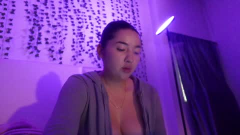 emma_johnson_ online show from 24, 10, 2025