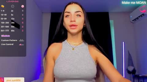 Snapshot of emma_jordan chatting on 20, 9, 2025 Emma online show from 20, 9, 2025