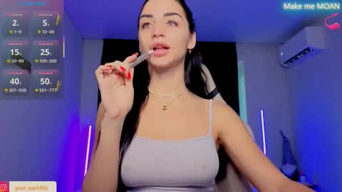 Snapshot of emma_jordan chatting on 5, 10, 2025 Emma online show from 5, 10, 2025