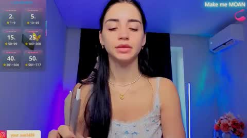 Snapshot of emma_jordan chatting on 9, 11, 2025 Emma online show from 9, 11, 2025