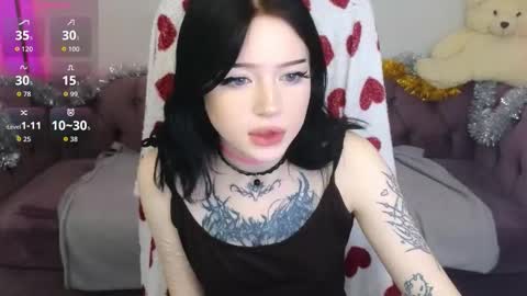 Snapshot of emma_kirks chatting on 23, 12, 2025 emma_kirks online show from 23, 12, 2025