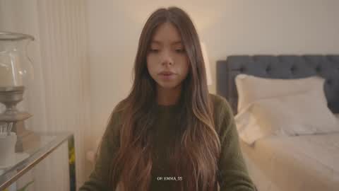 Snapshot of emma_lu1 chatting on 16, 10, 2025 emma_lu1 online show from 16, 10, 2025