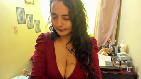 Snapshot of emma_luxy chatting on 21, 12, 2024  emma luxy online show from 21, 12, 2024