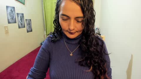 Snapshot of emma_luxy chatting on 29, 12, 2024  emma luxy online show from 29, 12, 2024