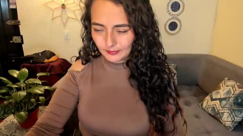 Snapshot of emma_luxy chatting on 18, 2, 2025  emma luxy online show from 18, 2, 2025