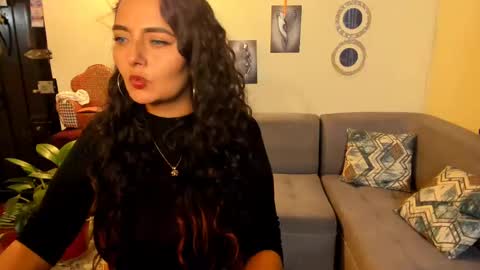 Snapshot of emma_luxy chatting on 20, 2, 2025  emma luxy online show from 20, 2, 2025