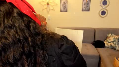 Snapshot of emma_luxy chatting on 22, 2, 2025  emma luxy online show from 22, 2, 2025