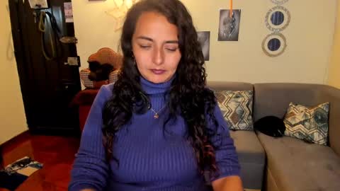 Snapshot of emma_luxy chatting on 4, 3, 2025  emma luxy online show from 4, 3, 2025