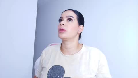 Snapshot of emma_madison_ chatting on 7, 11, 2025 emma online show from 7, 11, 2025