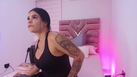 Snapshot of emma_madison_ chatting on 10, 11, 2025 emma online show from 10, 11, 2025