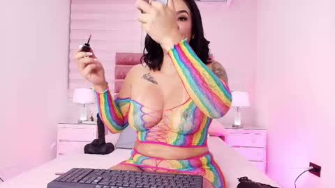 Snapshot of emma_madison_ chatting on 23, 11, 2025 emma online show from 23, 11, 2025