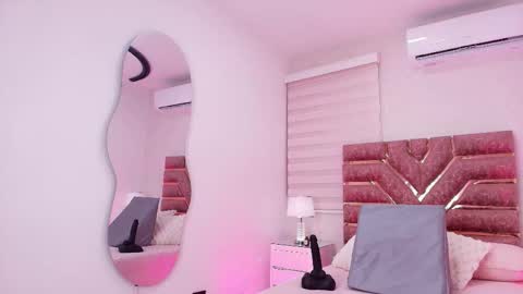 Snapshot of emma_madison_ chatting on 27, 11, 2025 emma online show from 27, 11, 2025