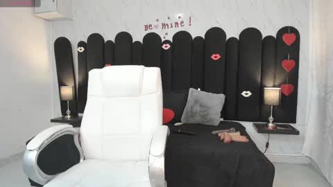 Snapshot of emma_mendoza chatting on 28, 2, 2025 Emma online show from 28, 2, 2025