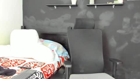 Snapshot of emma_muscle_ chatting on 15, 1, 2025 emma online show from 15, 1, 2025