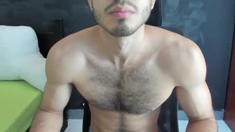 Snapshot of emma_muscle_ chatting on 5, 3, 2025 emma online show from 5, 3, 2025