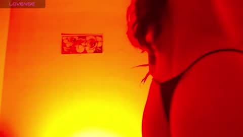 Sara Luna online show from 2, 3, 2025