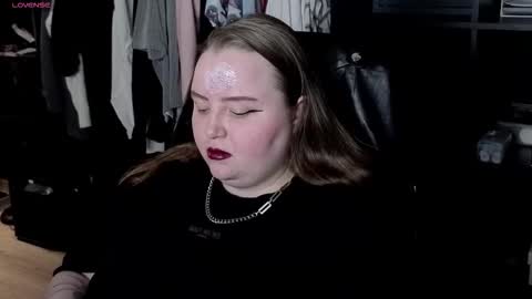 Snapshot of emma_razoom chatting on 19, 11, 2025 Emma Razumovskaya online show from 19, 11, 2025