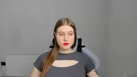 Snapshot of emma_sweettyy chatting on 5, 6, 2026 Emma online show from 5, 6, 2026