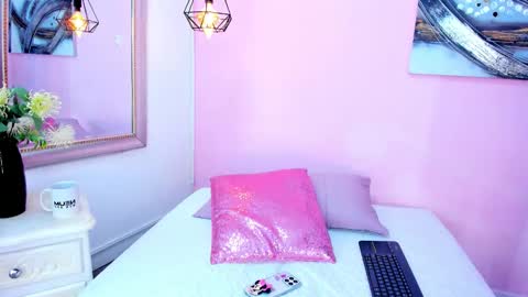 Emma  online show from 25, 11, 2025