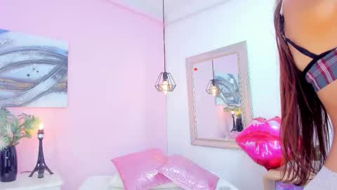 Snapshot of emmaa_sandoval chatting on 5, 2, 2026 Emma online show from 5, 2, 2026