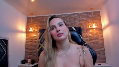 Snapshot of emmaa_white_ chatting on 11, 9, 2025 EMMA online show from 11, 9, 2025