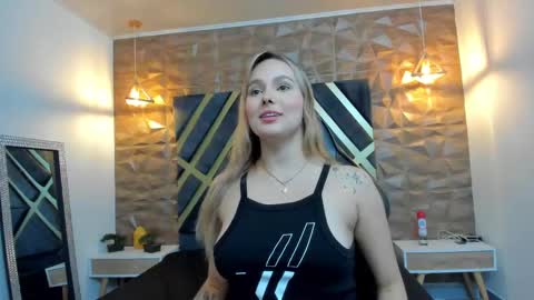Snapshot of emmaa_white_ chatting on 20, 9, 2025 EMMA online show from 20, 9, 2025