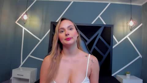 Snapshot of emmaa_white_ chatting on 12, 11, 2025 EMMA online show from 12, 11, 2025