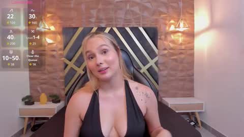 Snapshot of emmaa_white_ chatting on 13, 12, 2025 EMMA online show from 13, 12, 2025