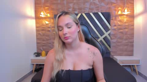 Snapshot of emmaa_white_ chatting on 15, 1, 2026 EMMA online show from 15, 1, 2026