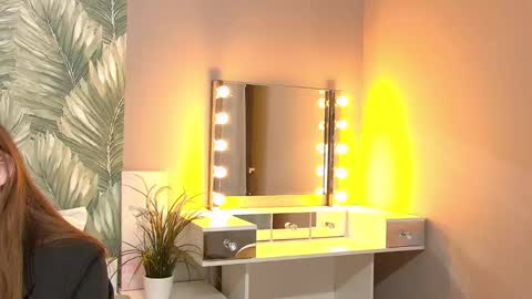 EmmaCamm online show from 1, 10, 2025