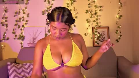 Snapshot of emmaconneer chatting on 28, 10, 2025 Emma online show from 28, 10, 2025