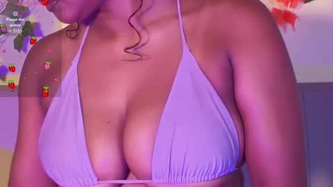 Snapshot of emmaconneer chatting on 20, 11, 2025 Emma online show from 20, 11, 2025