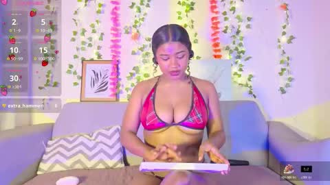 Snapshot of emmaconneer chatting on 30, 11, 2025 Emma online show from 30, 11, 2025