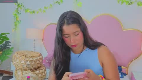 Snapshot of emmacrush chatting on 8, 9, 2025 Welcome Im yosein Your love is my passion activate it with your tips and enjoy with me online show from 8, 9, 2025