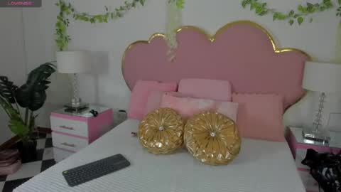 Snapshot of emmacrush chatting on 2, 10, 2025 Welcome Im yosein Your love is my passion activate it with your tips and enjoy with me online show from 2, 10, 2025