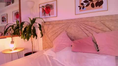 Snapshot of emmaduff_ chatting on 25, 6, 2026 online show from 25, 6, 2026