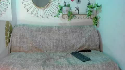 Emma Duque online show from 8, 11, 2025