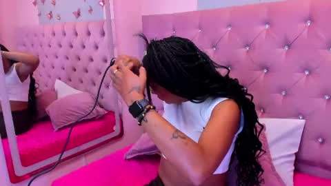 emmaebony_ online show from 2, 7, 2026
